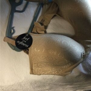Bali 38C never worn no underwire bra